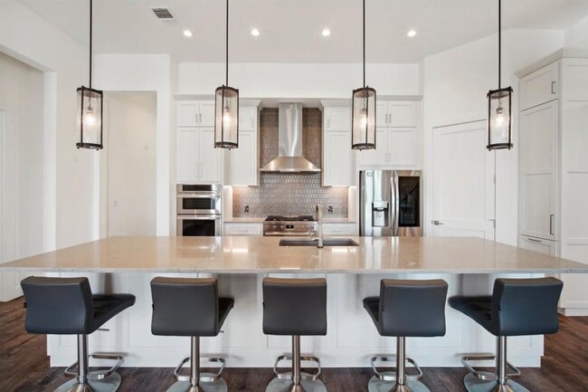 Building Photo - 13104 Luna Montana Way