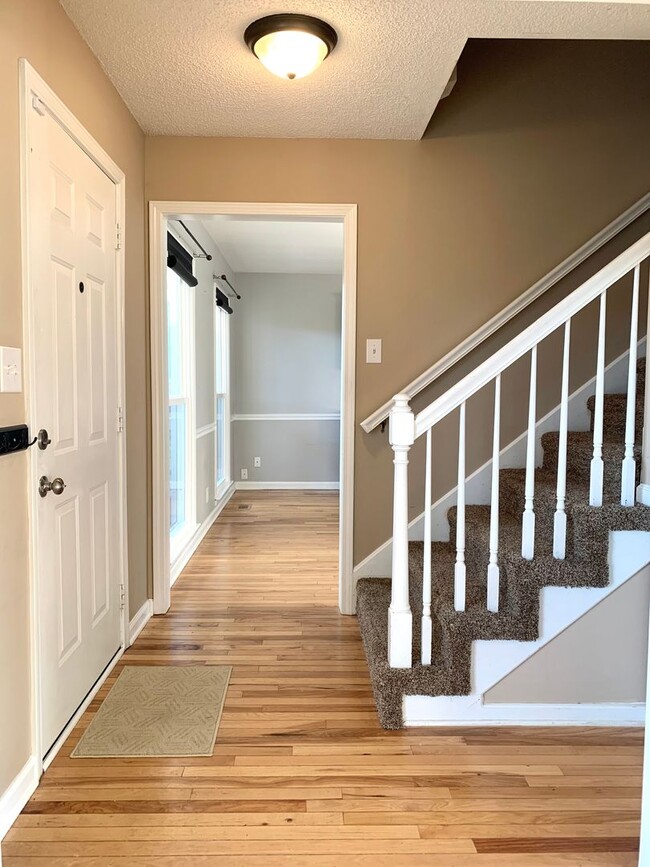 Building Photo - 1233 Cobblestone Ln