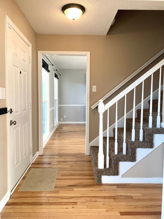 Foto del edificio - 1233 Cobblestone Ln