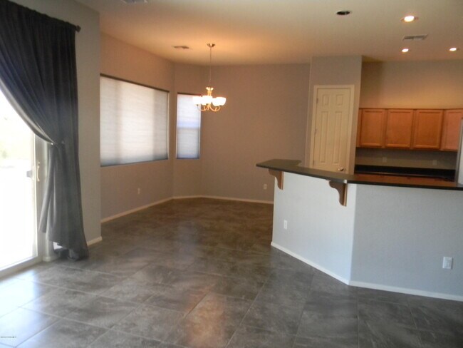 Foto del edificio - 3975 N Gower Dr