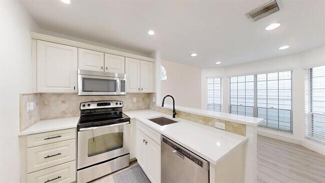 Building Photo - 5120 Coronado Ridge