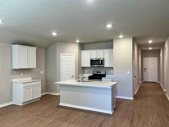 Building Photo - 2908 Firefly Dr