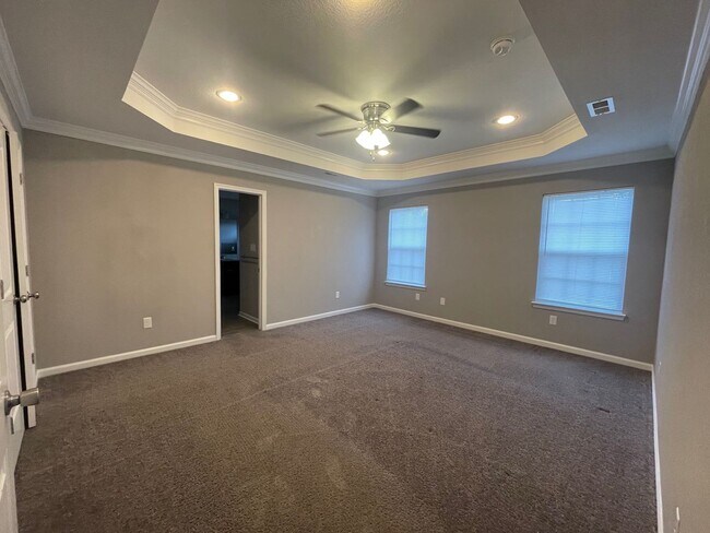 Foto del edificio - 4 BED/2.5 BA SF HOME