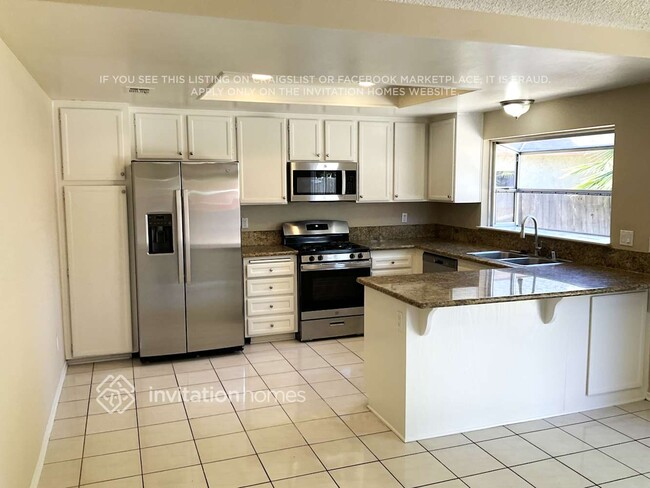 Building Photo - 12625 Softwind Dr