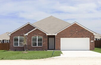 Building Photo - 1458 Streamside Dr