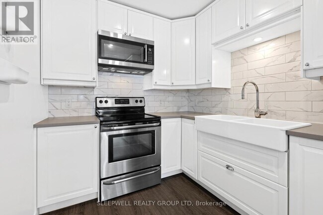 Building Photo - 7 Furlong Crescent