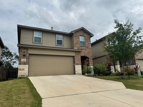 Building Photo - 14410 San Saba Fls