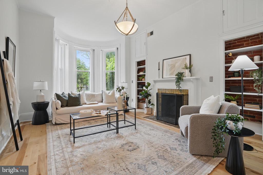 Foto principal - 136 R St NE