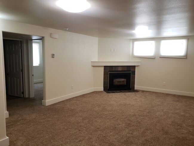 Foto del edificio - Recently Re-modeled 3 Bedroom Home!