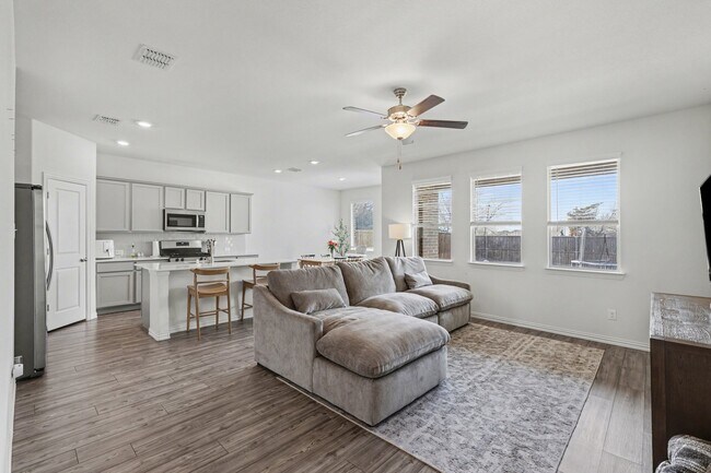 Foto del edificio - 4619 Cleves Ave