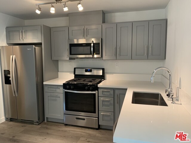Foto principal - 8923 Orion Ave