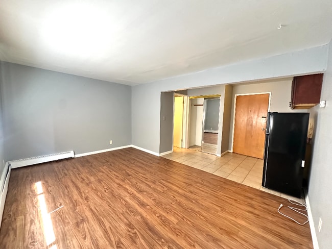 Foto del edificio - 1456 N Farwell Ave