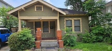 Building Photo - 1301 Bomar St