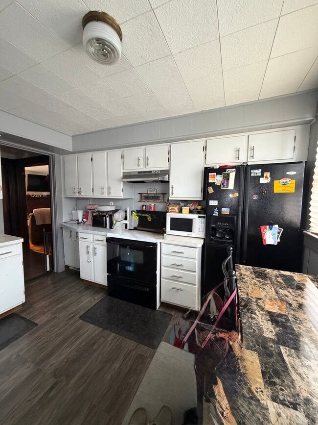 Building Photo - 607 2nd St