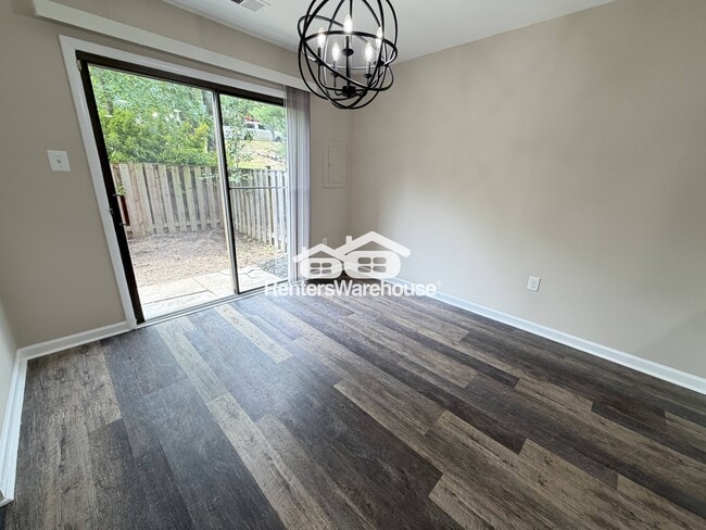 Building Photo - 7538 Woodbine Dr