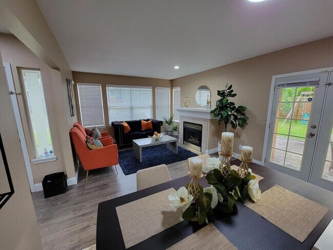 Building Photo - CLICK "REQUEST A TOUR" NOW!