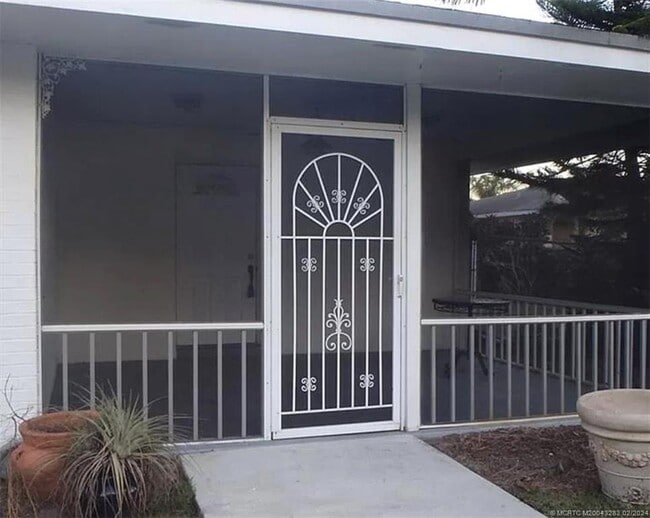 Building Photo - 2105 SW Mapp Rd