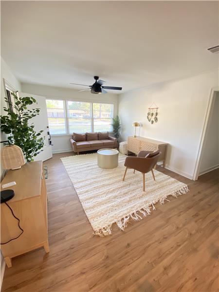 Foto del edificio - 2345 Ranchland Dr