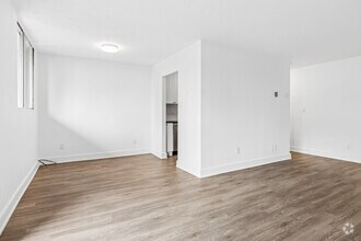 2BR, 1BA - 898SF - Living Room - 86 Cedar Street South