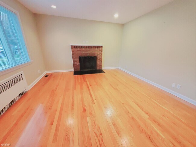 Building Photo - 2 br, 2 bath Condo - 21 Lyon Ave Unit 1