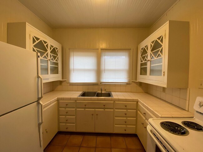 Foto del edificio - Atwater: $1600 2 bedroom single family home *