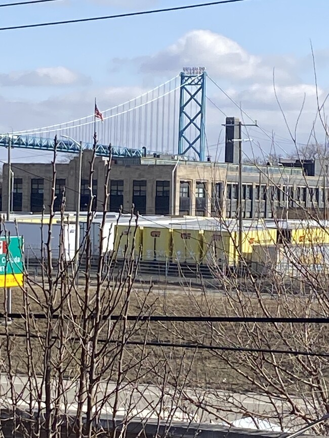 Foto del edificio - 3931 W Lafayette Blvd
