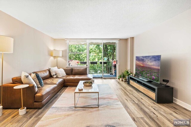 Building Photo - 200 Grand Cove Way