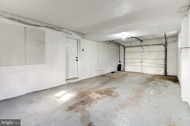 Building Photo - 1603 Kirby Rd