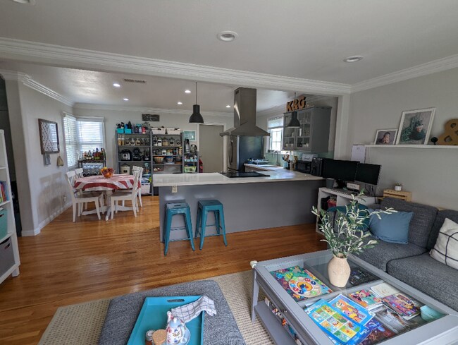 Building Photo - 3045 Spring Garden Dr