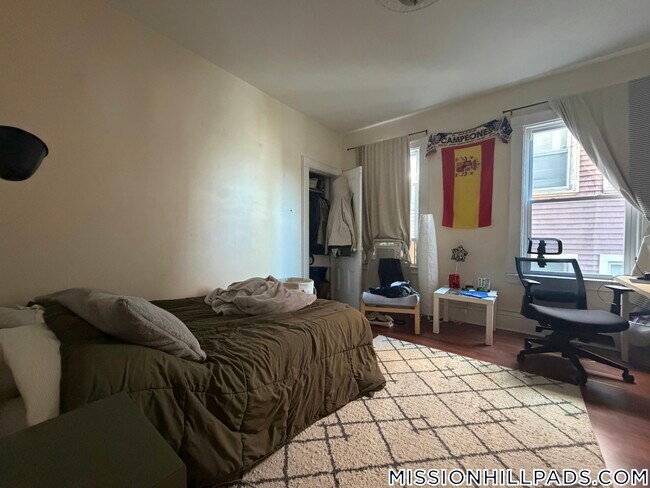 Foto del edificio - 41 Parker Hill Ave