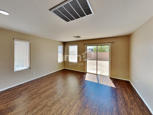 Foto del edificio - 10357 Cherokee Corner Ave