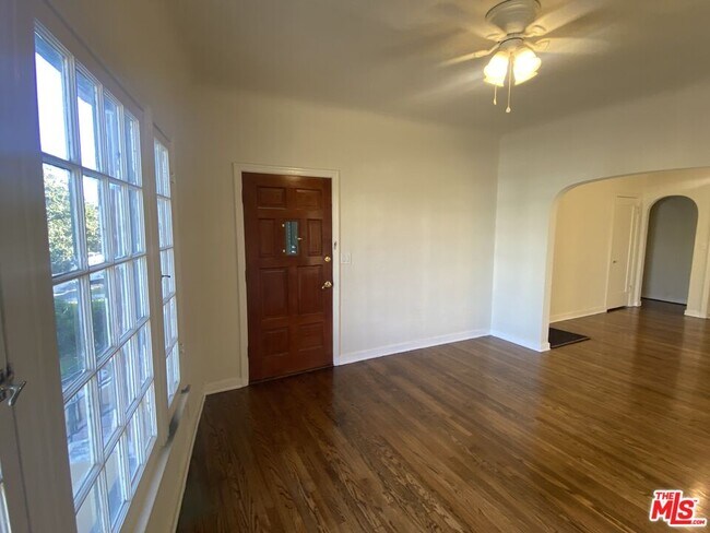 Foto del edificio - 1123 S Citrus Ave