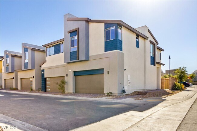 Building Photo - 3363 Santa Verdiana St
