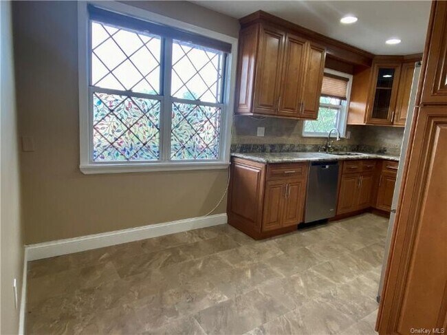 Foto del edificio - 490 Sierra Vista Ln