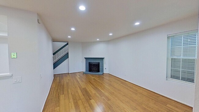 Building Photo - 2349 S Cutty Way