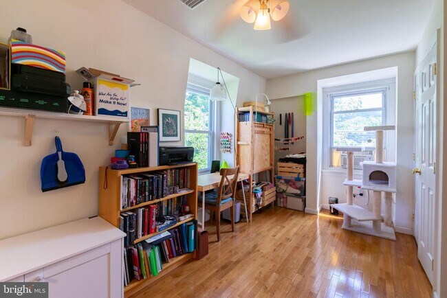 Foto del edificio - 4813 Walton Ave