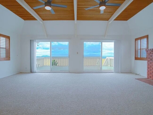 Building Photo - 4027 Ocean Dr