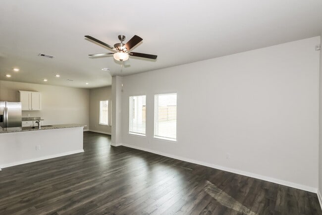 Foto del edificio - 457 Sunny Highlands Dr