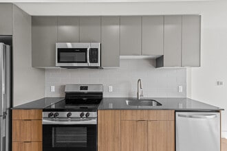 Building Photo - 1110 Lawson Av