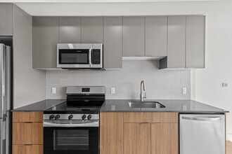 Building Photo - 1110 Lawson Av