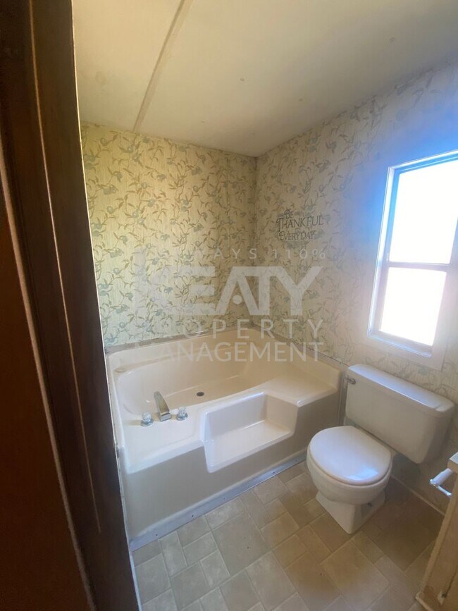Building Photo - 2 Bedroom, 2 Bathroom Rental NOW Available!