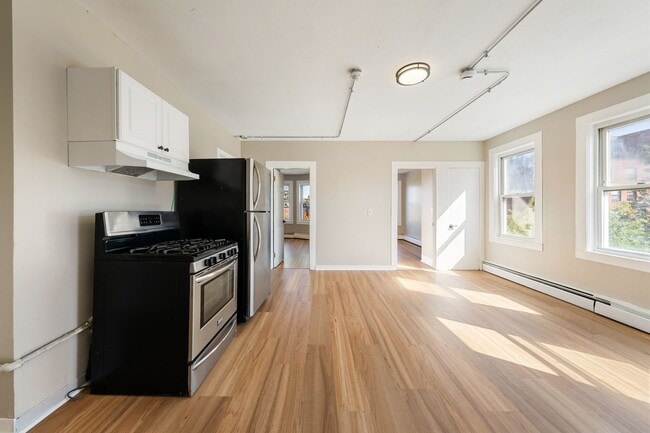 Photo - 50 Common St Apartment