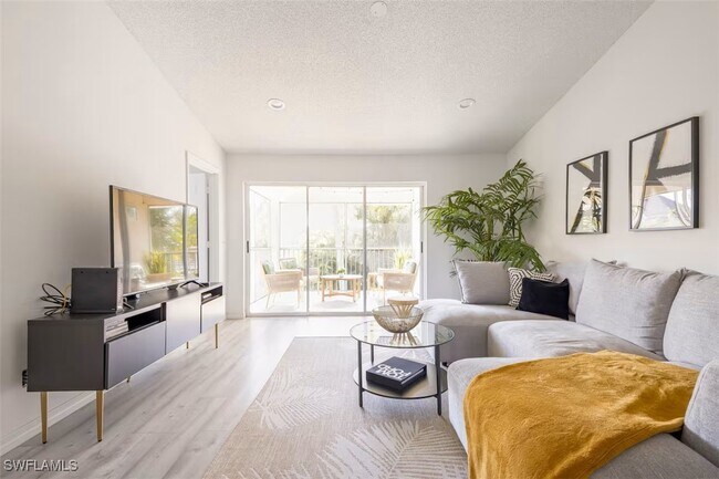 Foto del edificio - 7767 Jewel Ln