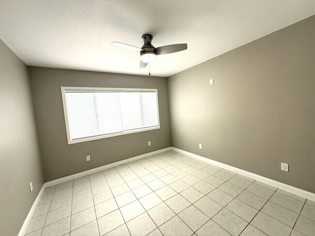 Building Photo - Move in ready -Cute and cozy 1 br house with bonus rooms