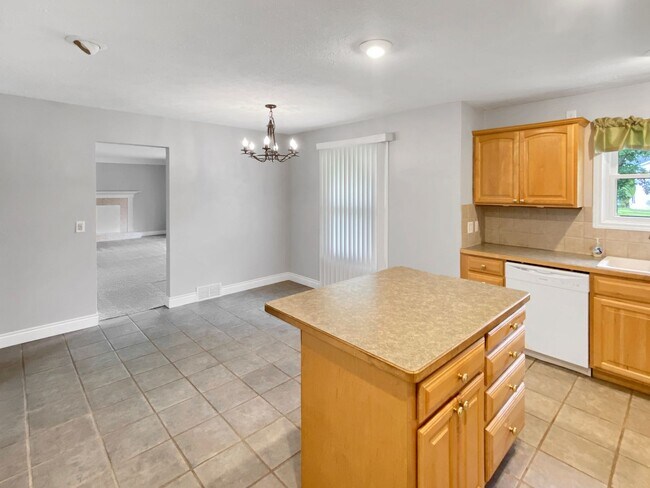Foto del edificio - Beautiful 3 bedroom 2.5 bath ranch style h...