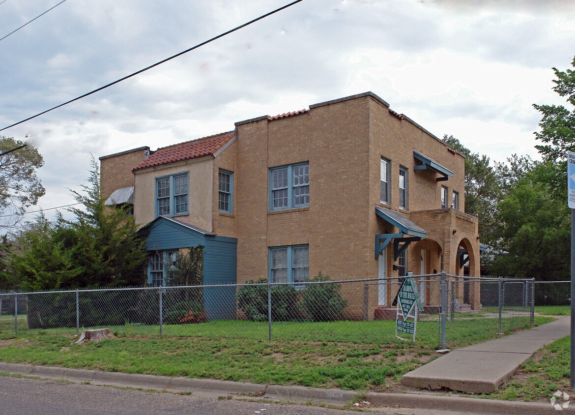 Primary Photo - 1020 W 11th Ave