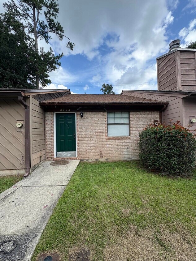 Primary Photo - 2073 Continental Ave