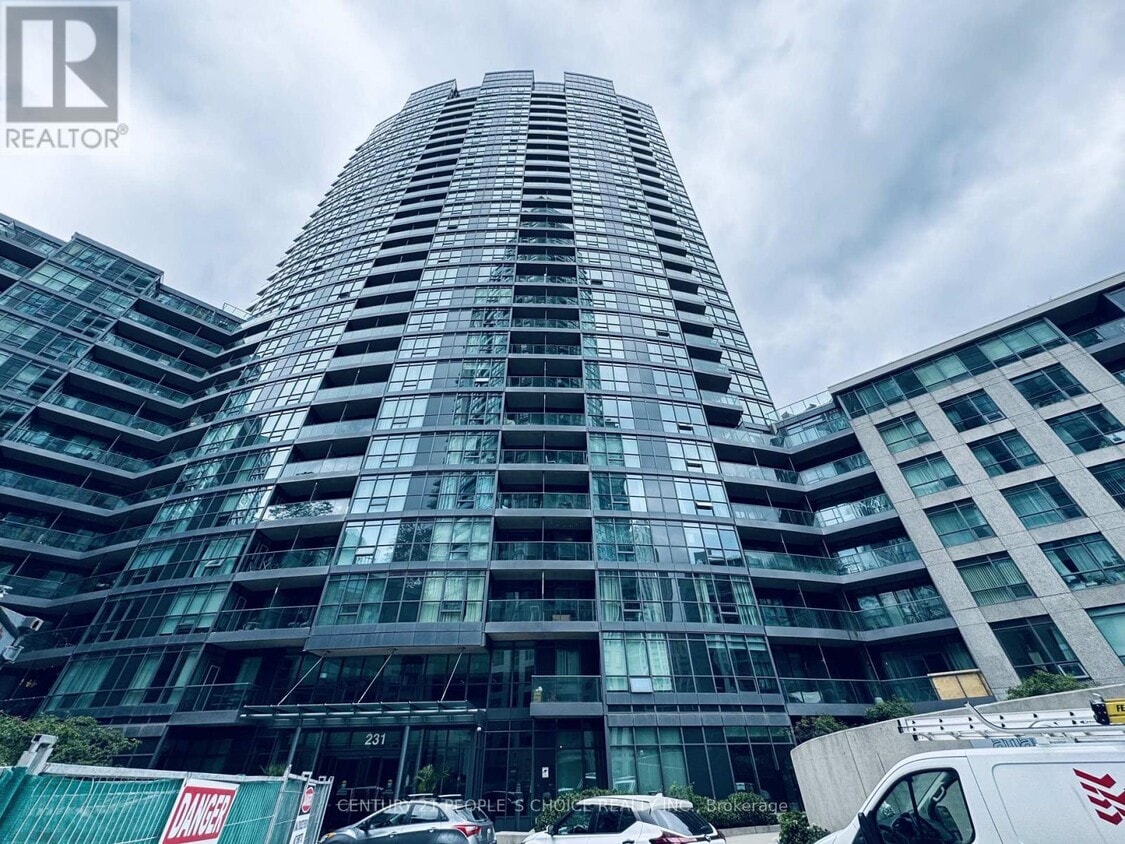 Primary Photo - 231-231 Fort York Blvd