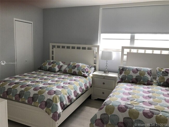 Foto del edificio - 3801 S Ocean Dr