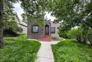 Building Photo - 402 S Warren Ave
